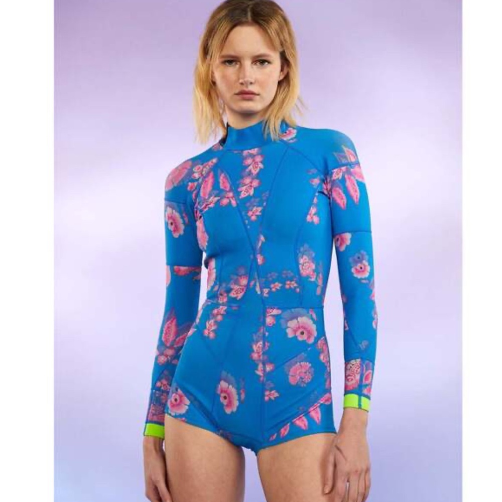 Cynthia Rowley Bowie Floral Wetsuit Surfsuit .5 MM Fiber-Lite Neoprene